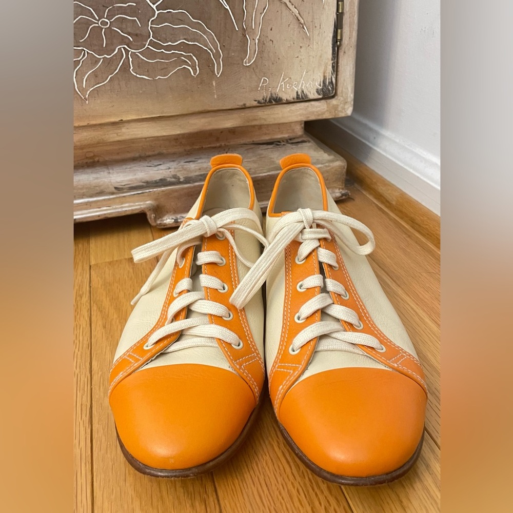 Gravati Orange and Cream Women's Saddle Shoes Size 8.5 - Picture 8 of 13
